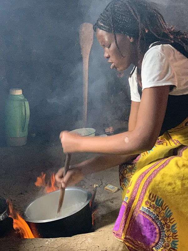Woman_Cooking_in_Smoke